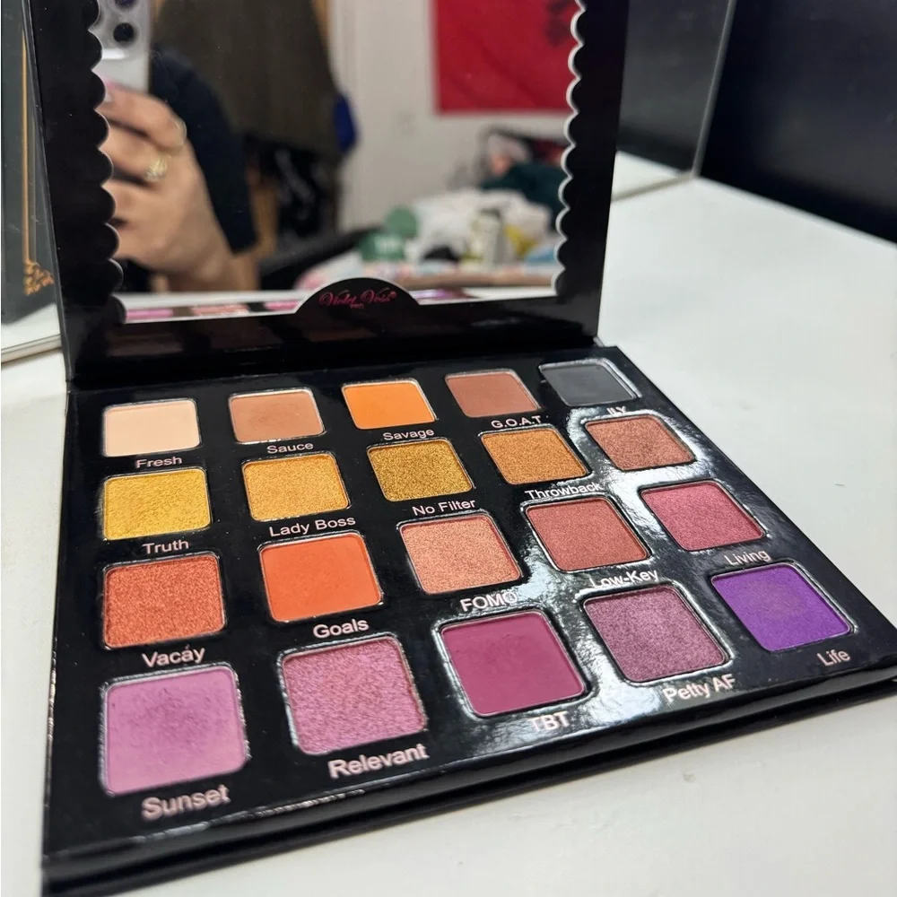 Violet Voss Pro Eye Shadow Palette - Picture 2 of 3